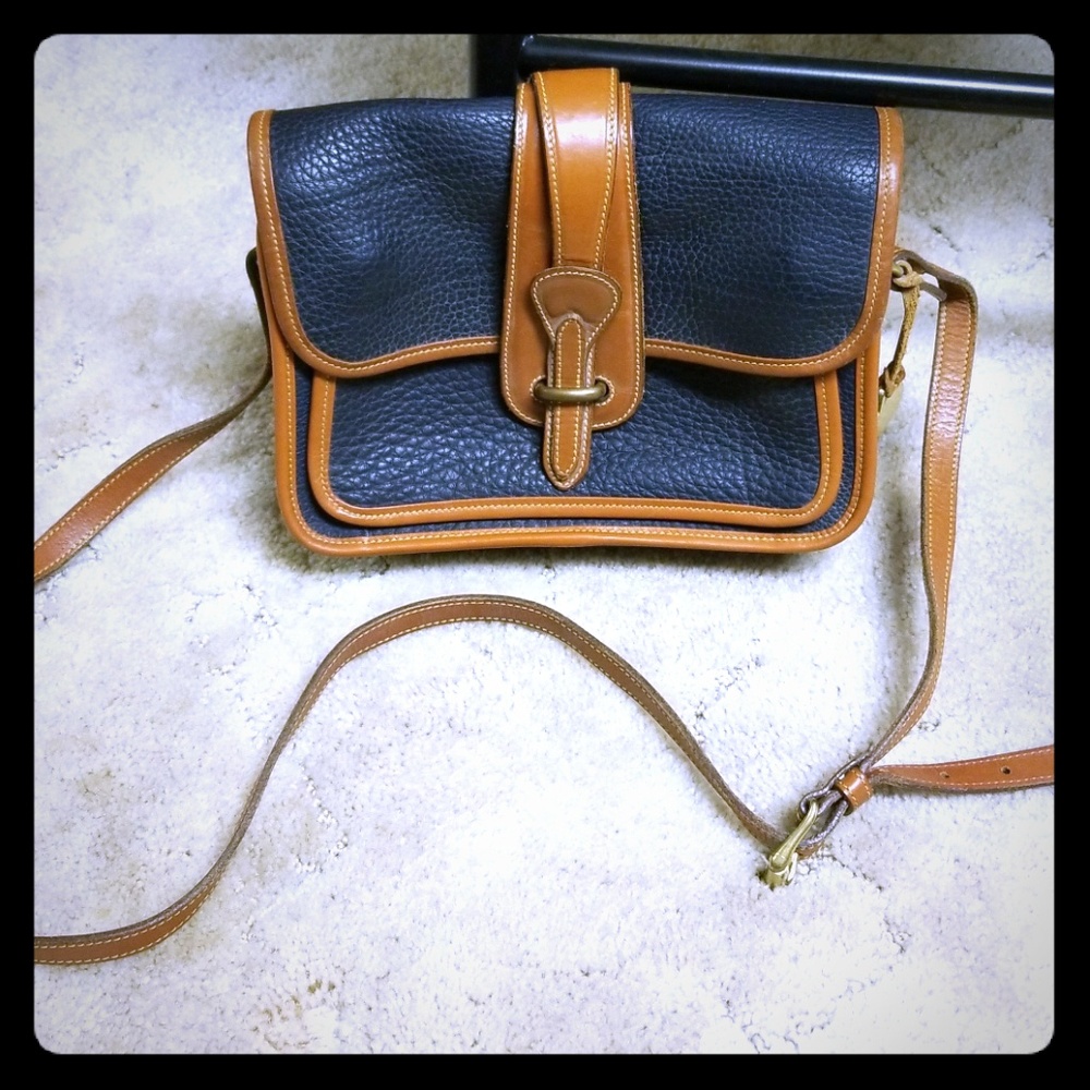 Vintage Dooney and Bourke crossbody